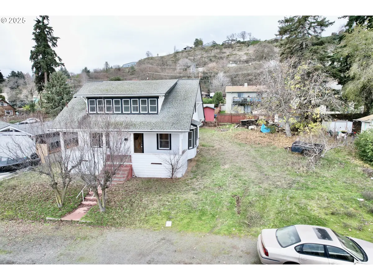 826 E 15th St, The Dalles, OR 97058 - Image #1