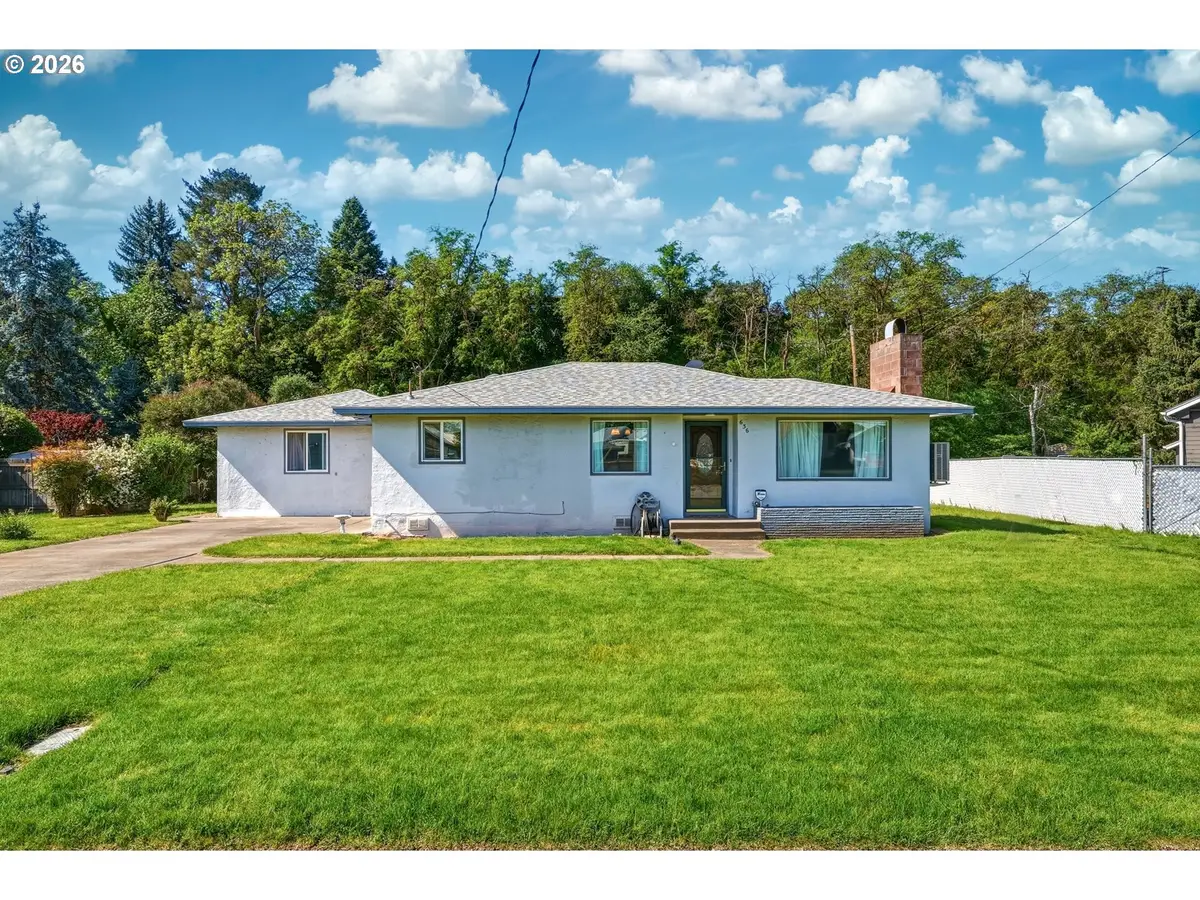 636 Pierce St, Milton Freewater, OR 97862 - #1