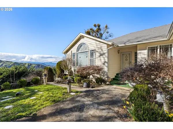 1385 SE Laurel Ct, Roseburg, OR 97470