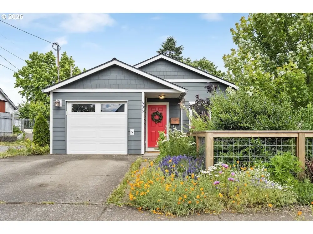 636 SE 84th Ave, Portland, OR 97216 - #1