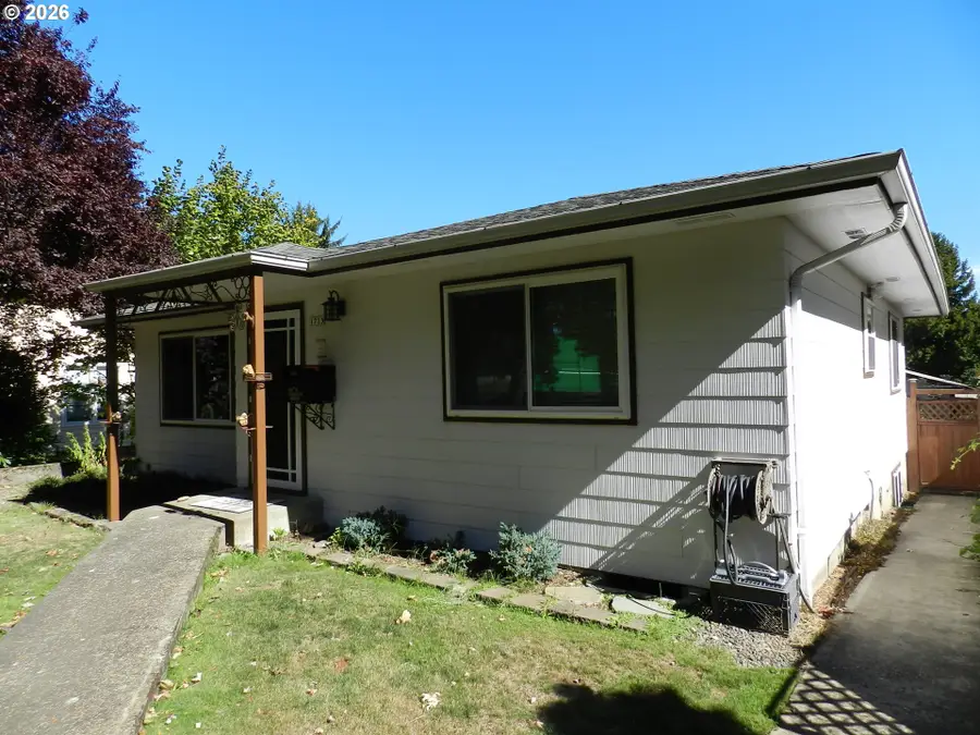 1715 Elm St, Forest Grove, OR 97116 - #2