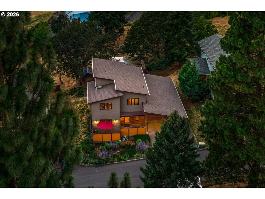 833 William Dr, White Salmon, WA 98672 - #2