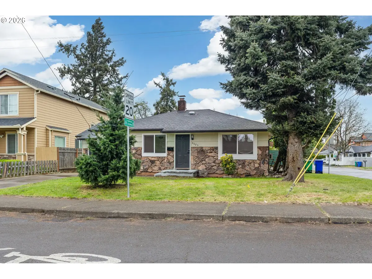 8625 SE Knapp St, Portland, OR 97266 - #1