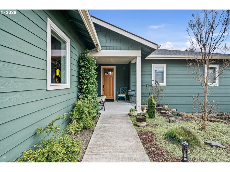 530 Sunridge Ln, Lowell, OR 97452 - #3