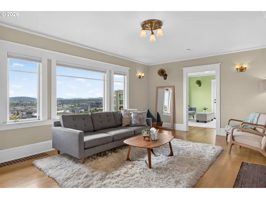 2440 SW Hoffman Ave, Portland, OR 97201 - #3