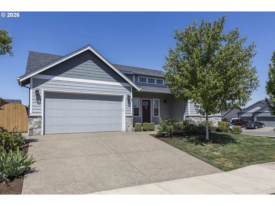 781 E Mckinley St, Carlton, OR 97111 - #2