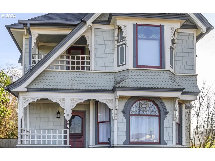 206 NE 10th St, McMinnville, OR 97128 - #3