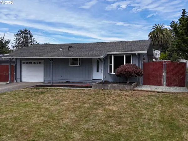 412 Fir St, Brookings, OR 97415