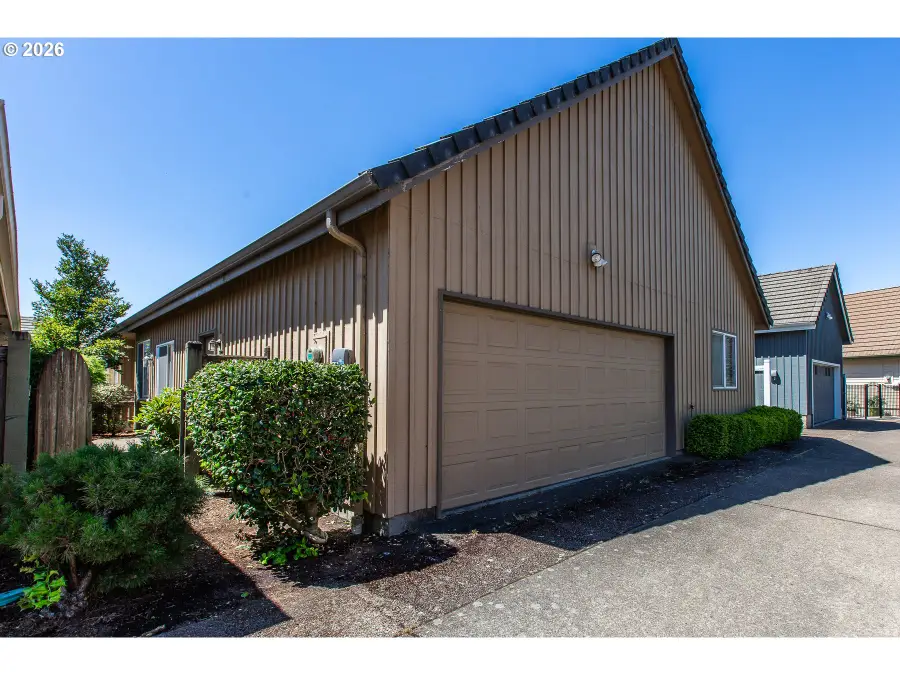 1875 Lake Cove Ave, Eugene, OR 97408 - #3