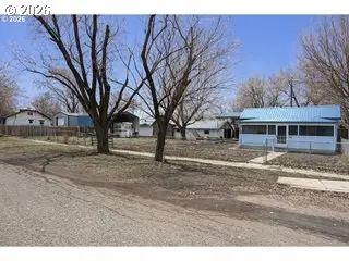 90 W Adams St, Huntington, OR 97907 - #1