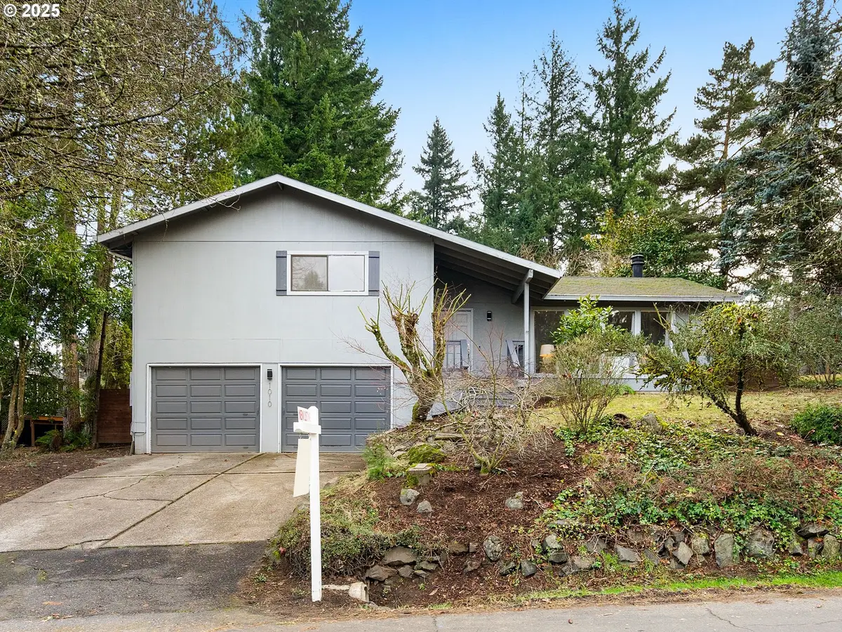 1010 Marylhurst Dr, Northwest Clackamas, OR 97068 - Image #1