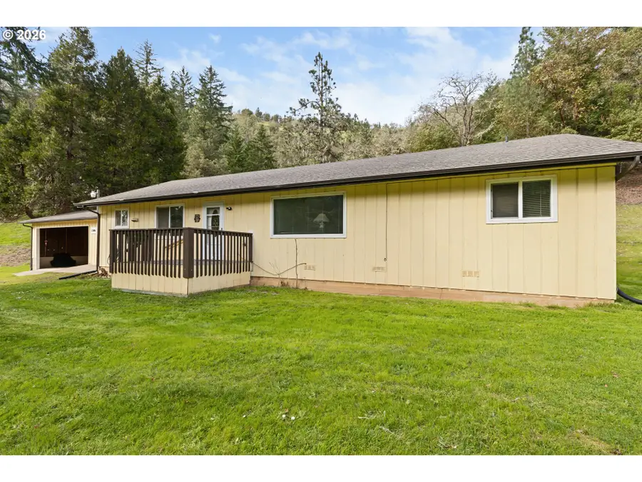 1386 Richardson Rd, Myrtle Creek Riddle, OR 97457 - #2