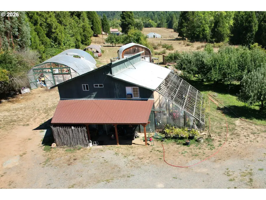 3685 Windy Creek Rd, Glendale, OR 97442 - #3