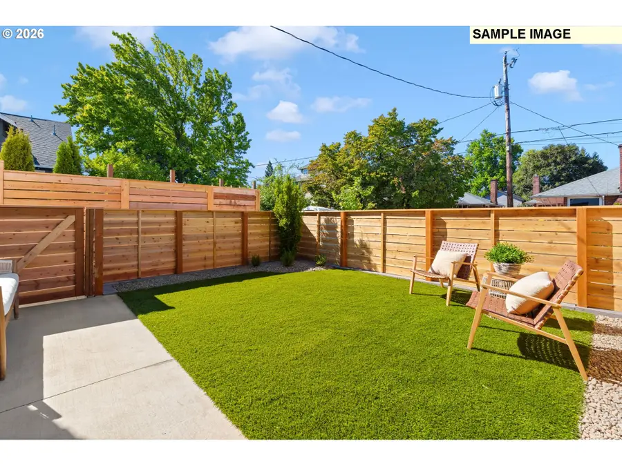 1520 NE Jarrett St #A, Portland, OR 97211 - #2