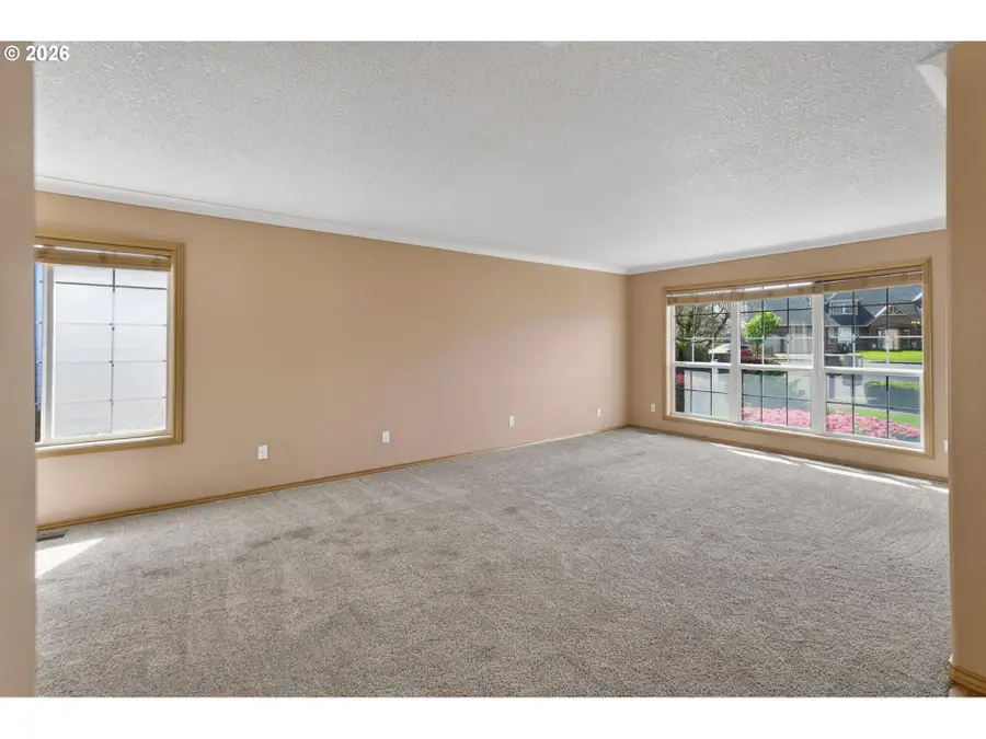 12405 Cominger Dr, Oregon City, OR 97045 - #3