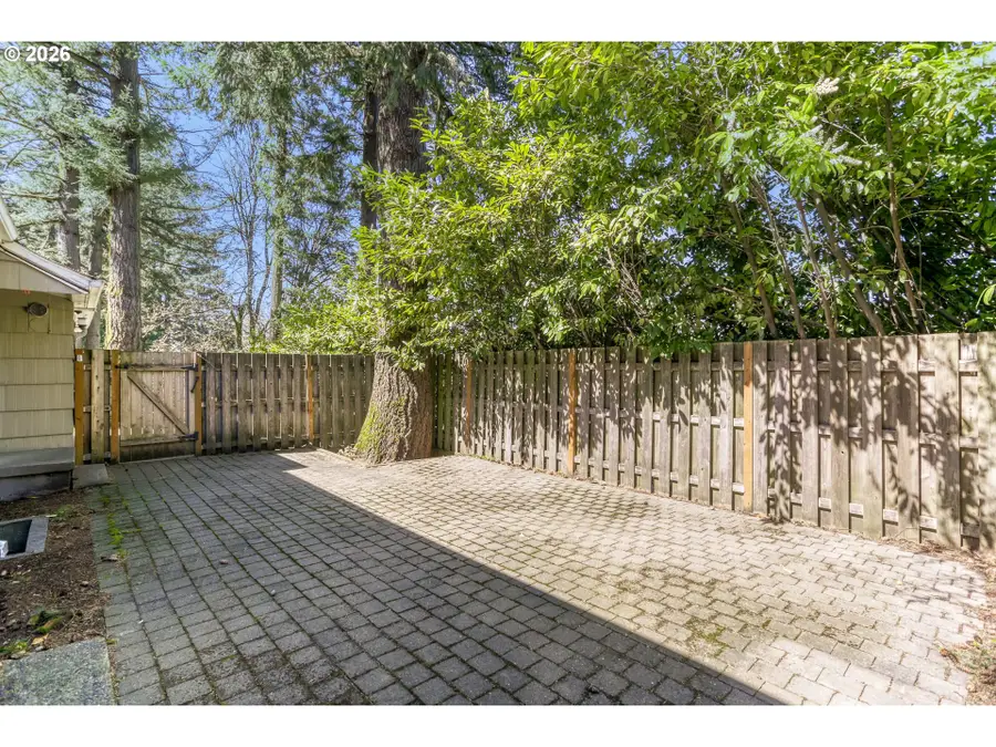 5008 SW Taylors Ferry Rd, Portland, OR 97219 - #3
