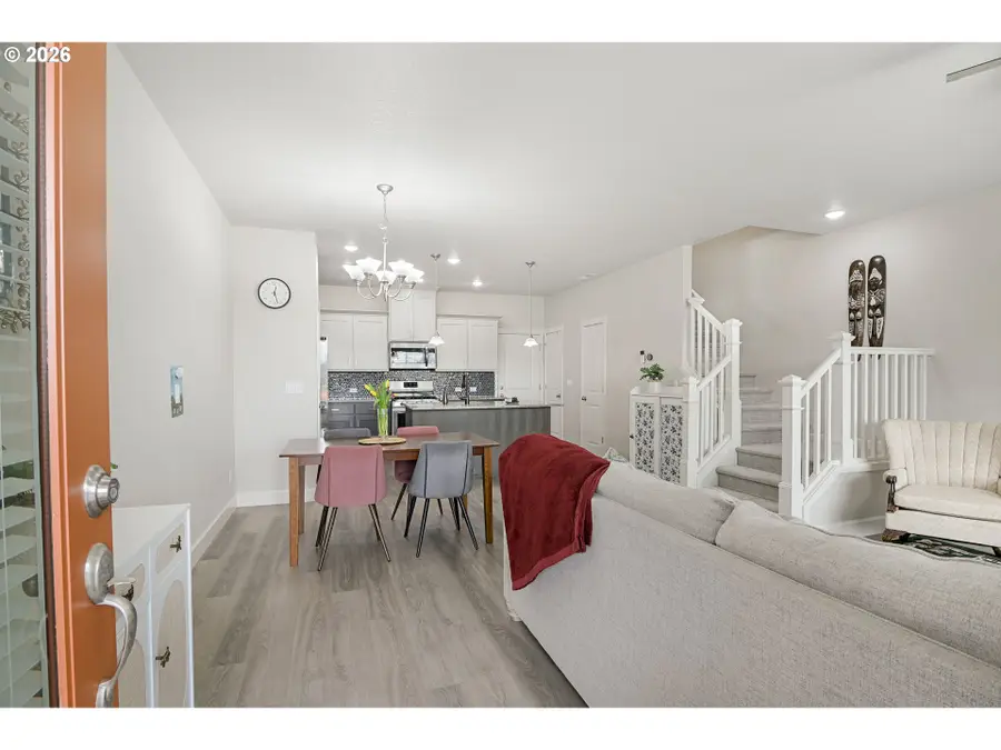 6826 SE Crimson Ln, Hillsboro, OR 97123 - Image #3