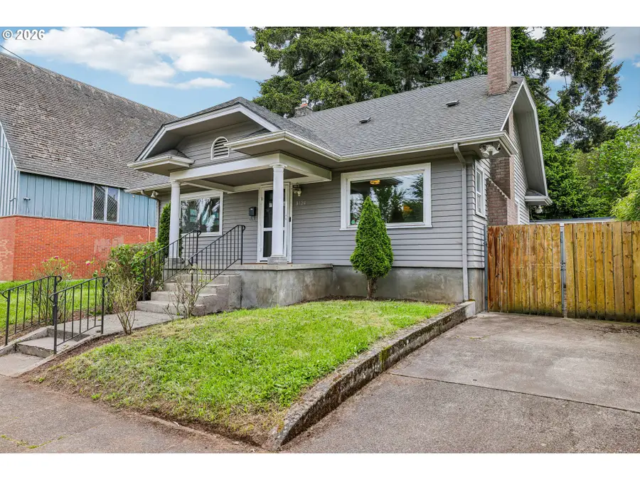 8124 SE Ash St, Portland, OR 97215 - #3