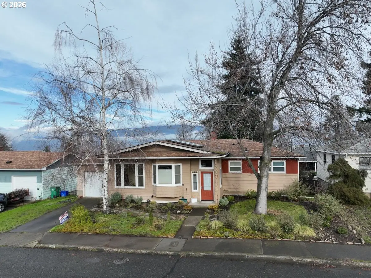 731 E 19th St, The Dalles, OR 97058 - Image #1