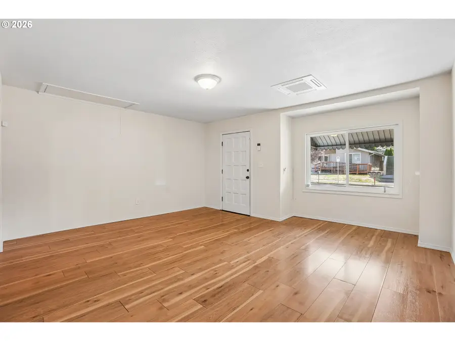 11745 SE Pine St, Portland, OR 97216 - #3