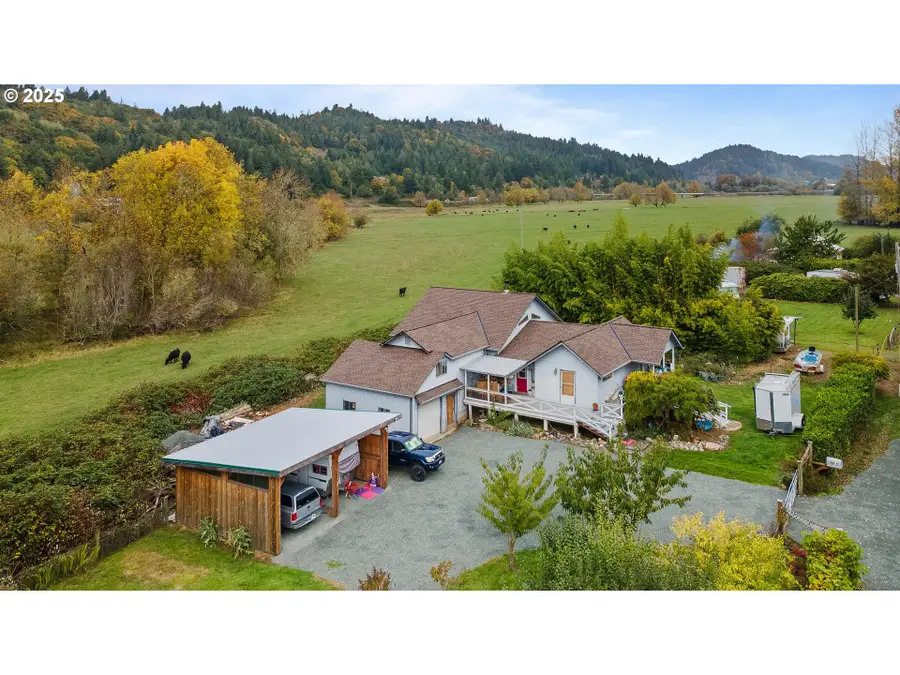 54124 Old Broadbent Rd, Myrtle Point, OR 97458 - #2
