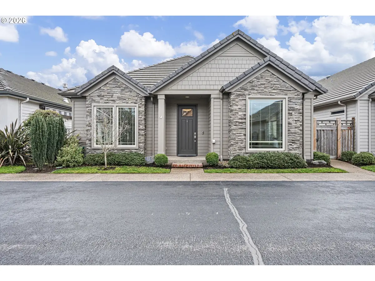 2072 Lakeland Way, Eugene, OR 97408 - #1