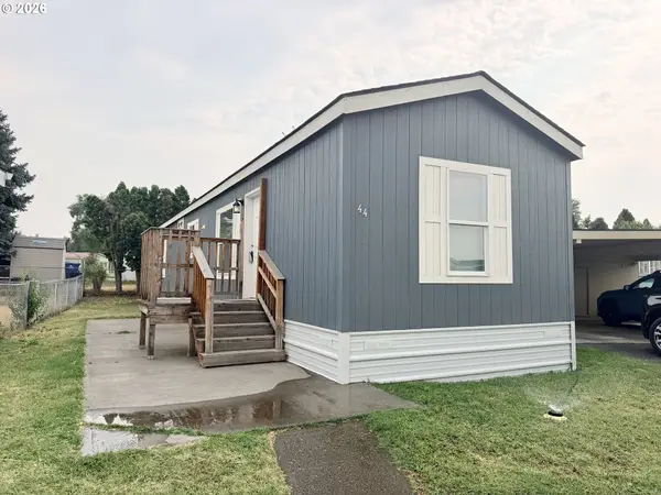 1040 SW 11th St #44, Hermiston, OR 97838