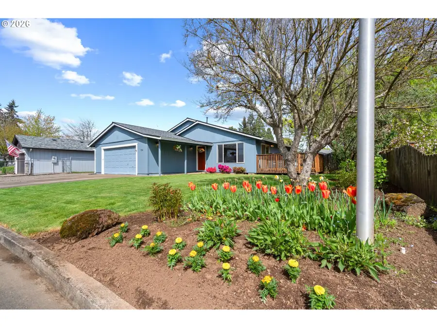 726 NE 17th Ave, Canby, OR 97013 - #3