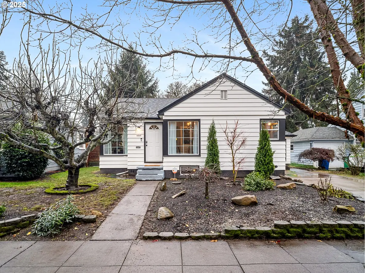 2016 NE Dekum St, Portland, OR 97211 - Image #1