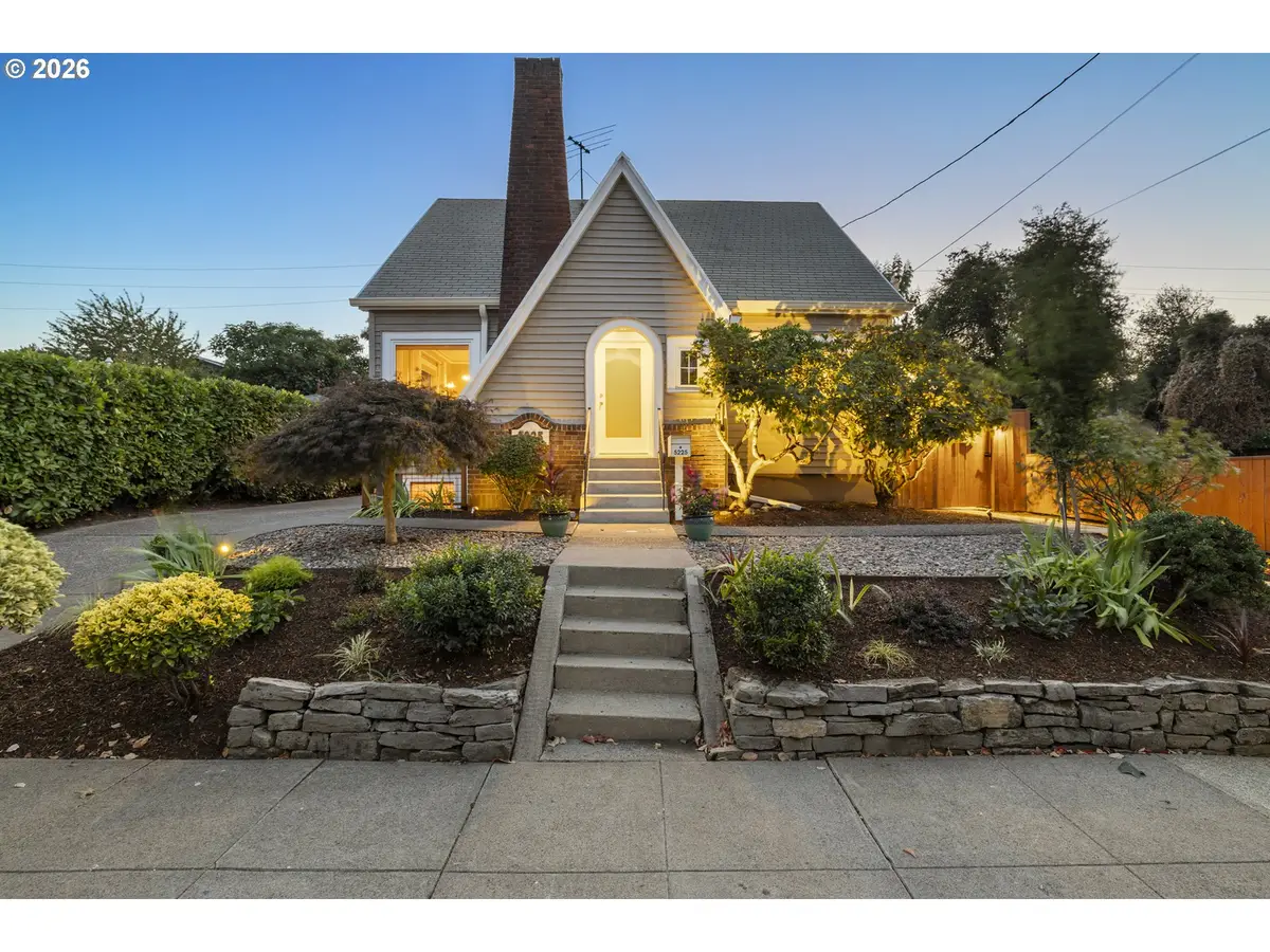 5225 SE 18th Ave, Portland, OR 97202 - #1