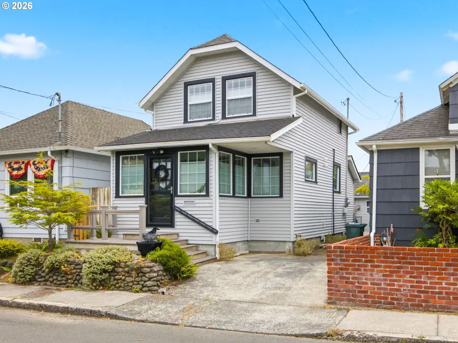 331 10th Ave, Seaside, OR 97138 - #2