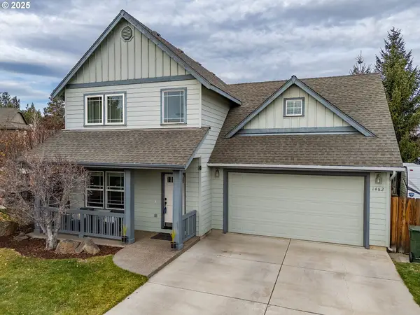 1482 NE Rumgay Ln, Bend, OR 97701