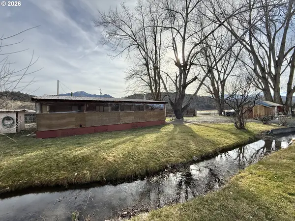 51257 Hwy 26, MountVernon, OR 97865