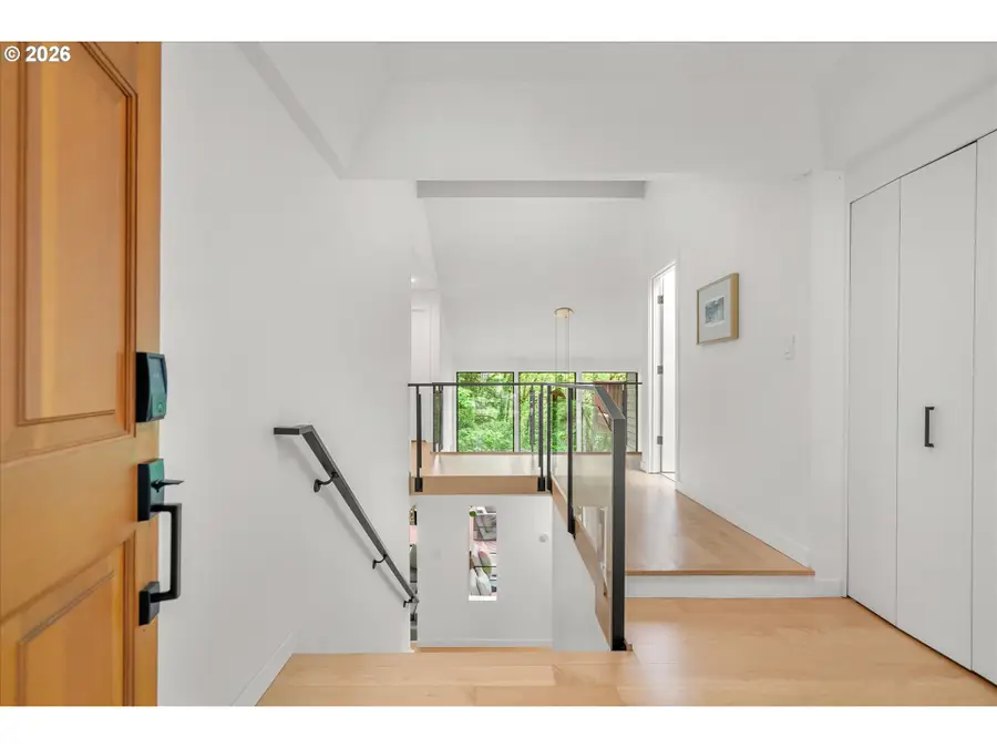 230 S Canby St, Portland, OR 97219 - #3