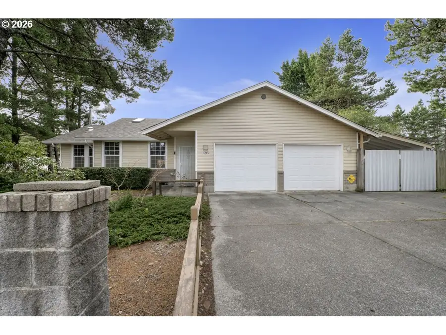1960 40th St, Florence, OR 97439 - #3