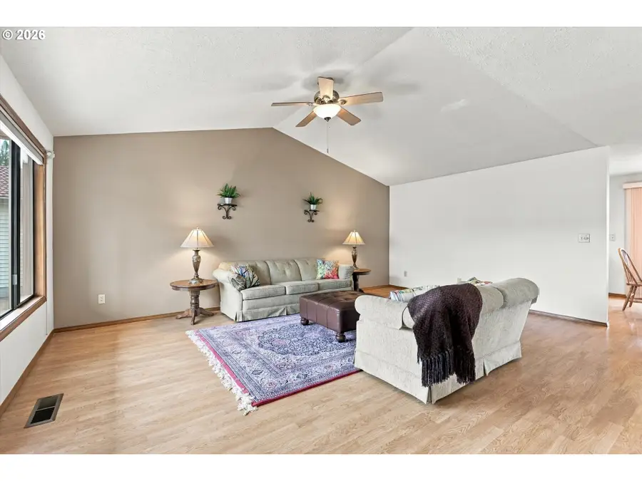 1617 N Johnson Dr, Newberg, OR 97132 - #3