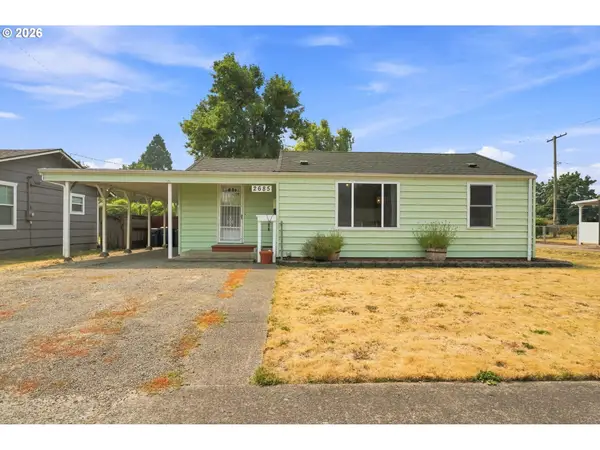 2685 E St, Springfield, OR 97477