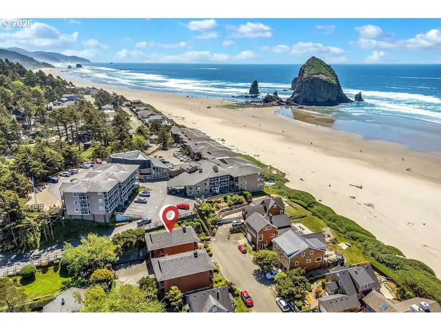 1379 Pacific Ave, Cannon Beach, OR 97110 - #3