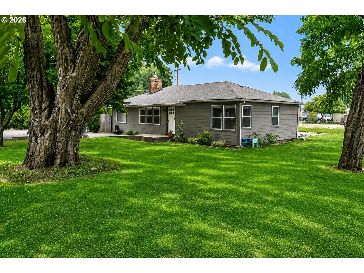 1305 Tucker Rd, Hoodriver, OR 97031 - #1