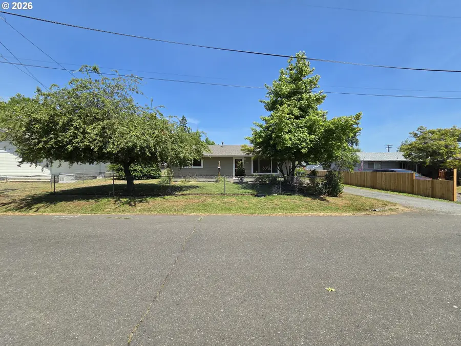 301 NW Midway St, Winston, OR 97496 - #2