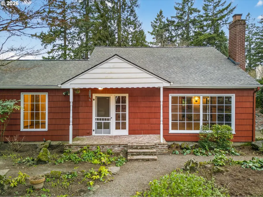 2164 Summit Dr, Lake Oswego, OR 97034 - Image #2