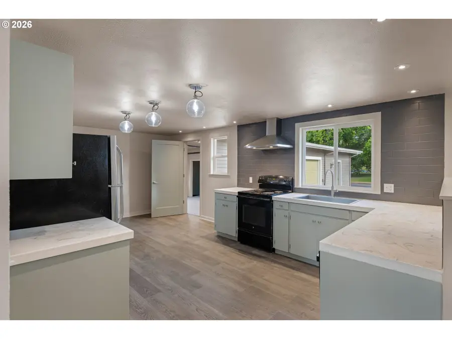 3786 Kevington Ave, Eugene, OR 97405 - #2