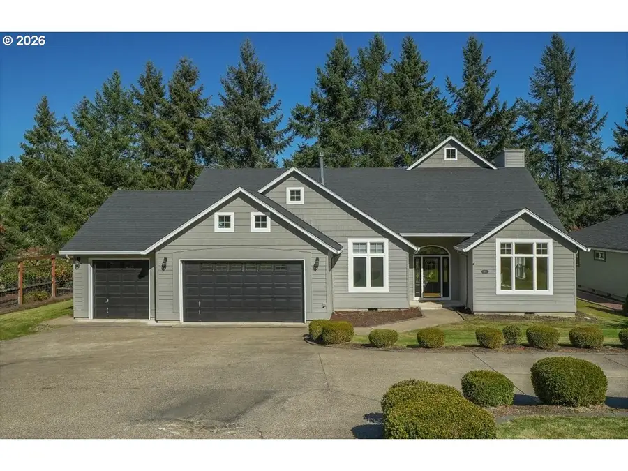 580 Holly Ave, Cottage Grove, OR 97424 - #2