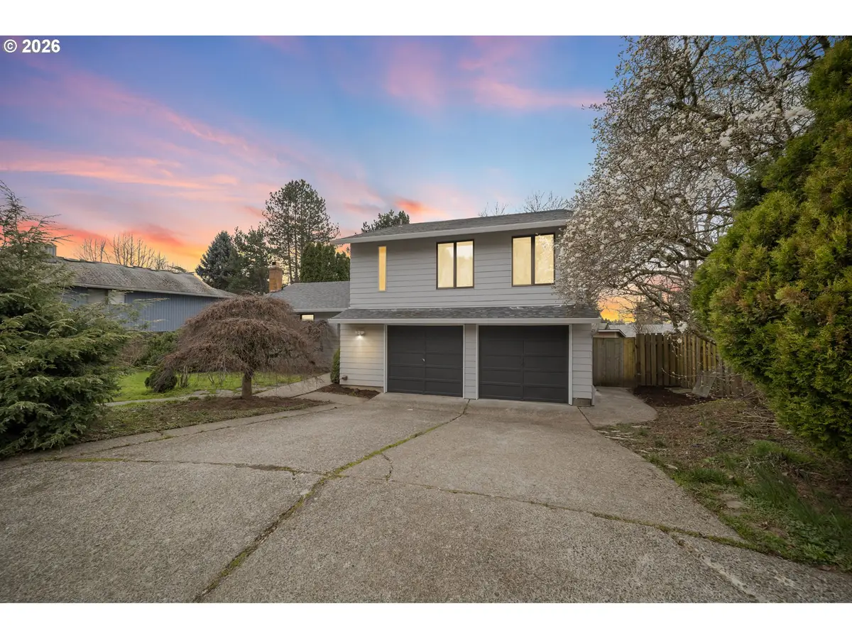 195 NW Phyllis Ct, Gresham, OR 97030 - #1