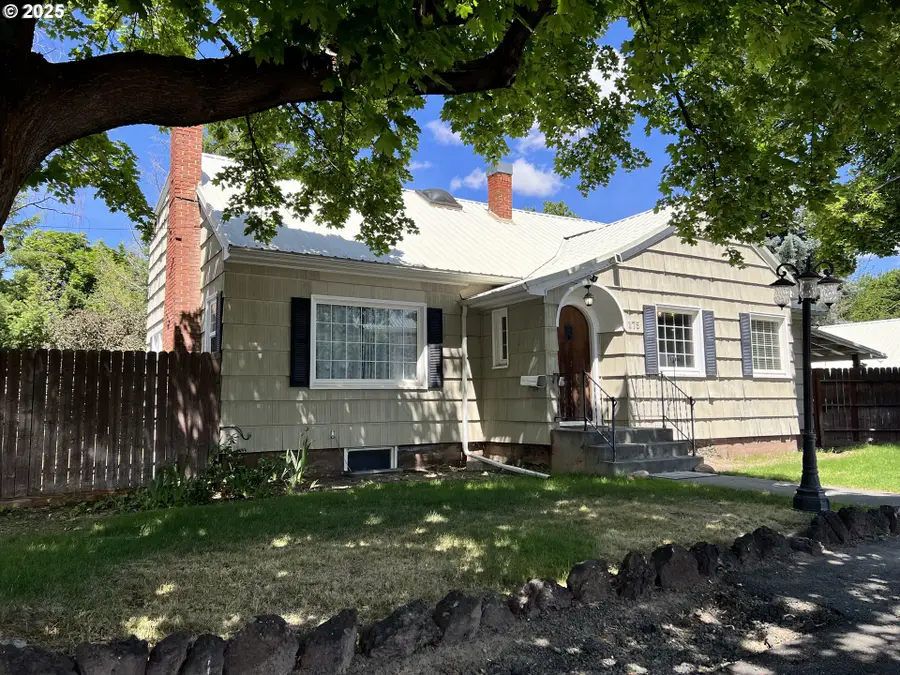 175 W Baltimore St, Heppner, OR 97836 - #2