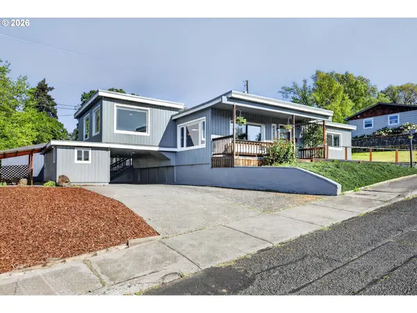 1712 Nevada St, TheDalles, OR 97058