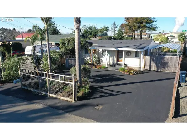 237 Wharf St, Brookings, OR 97415