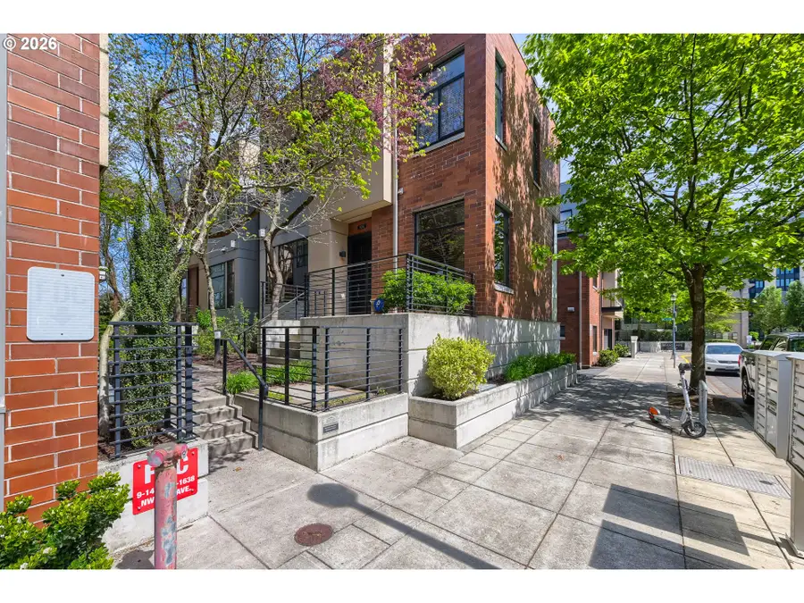 1616 NW Riverscape St, Portland, OR 97209 - #2
