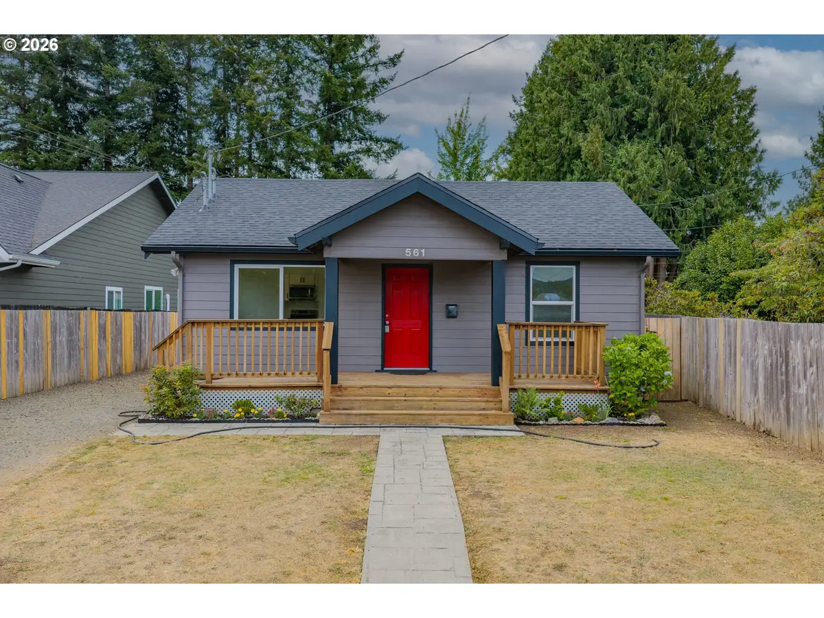 561 W 4th St, Coquille, OR 97423 - #1