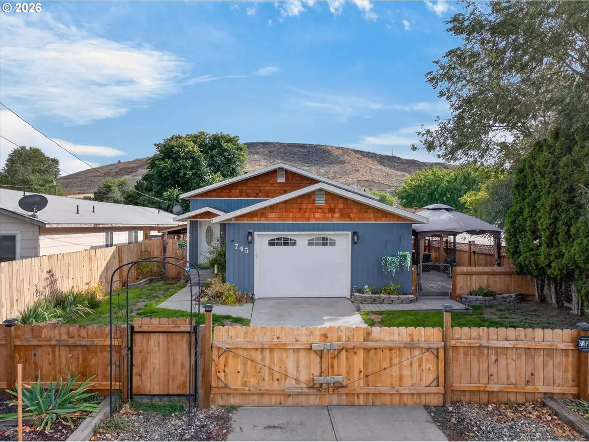 745 Court Ave, Baker City, OR 97814 - #1